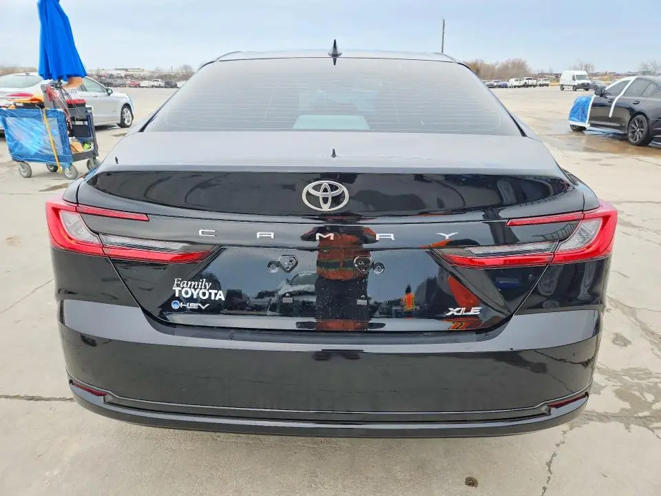 2026 TOYOTA CAMRY XLE  