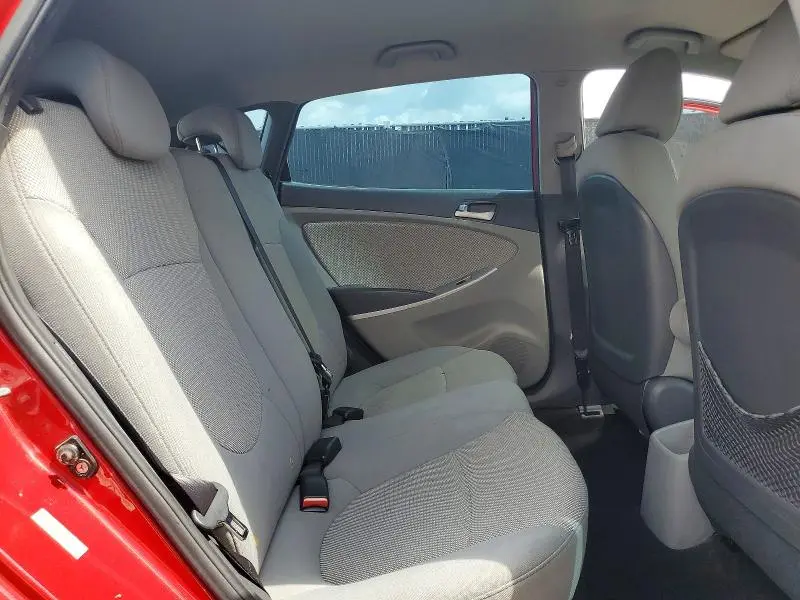 2012 HYUNDAI ACCENT GS  