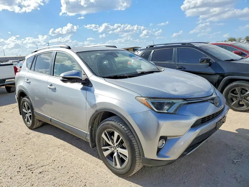 2018 TOYOTA RAV4 XLE  