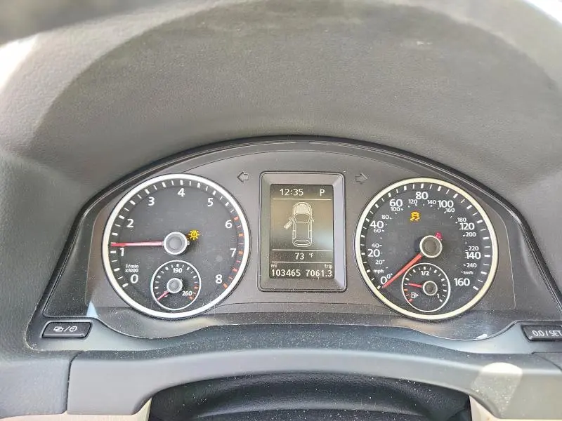 2014 VOLKSWAGEN TIGUAN S  