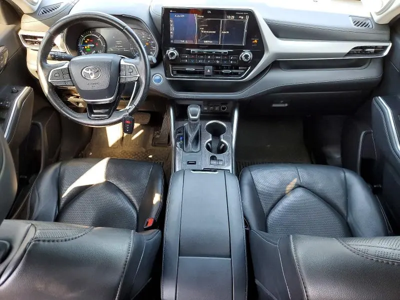 2021 TOYOTA HIGHLNDER   