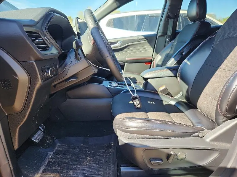 2024 FORD ESCAPE ST LINE  