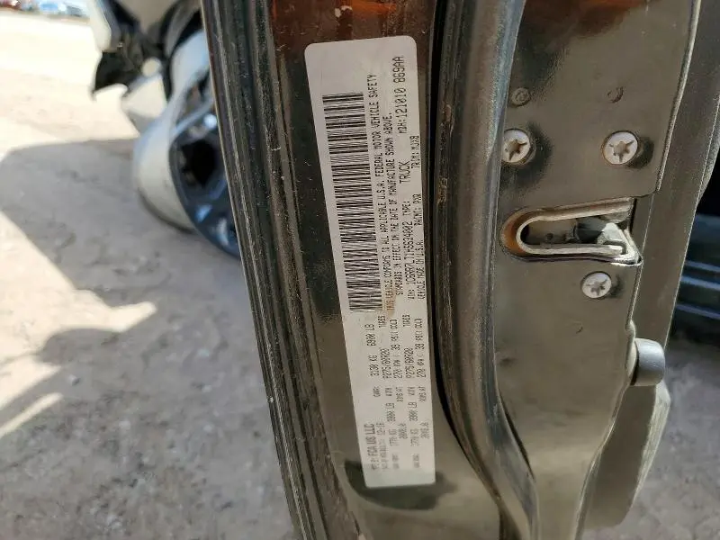 2017 RAM 1500 SLT  