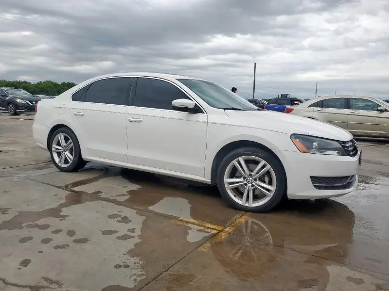 2014 VOLKSWAGEN PASSAT SE  