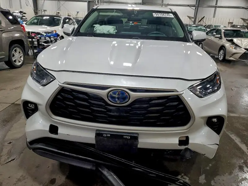 2023 TOYOTA HIGHLANDER HYBRID LE  