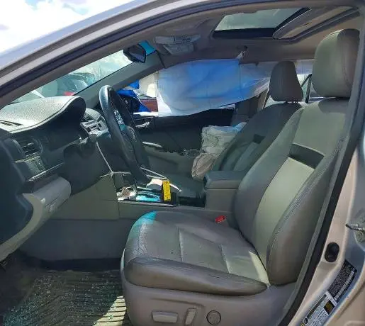 2014 TOYOTA CAMRY XLE  