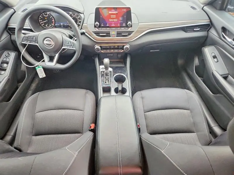2024 NISSAN ALTIMA SV  