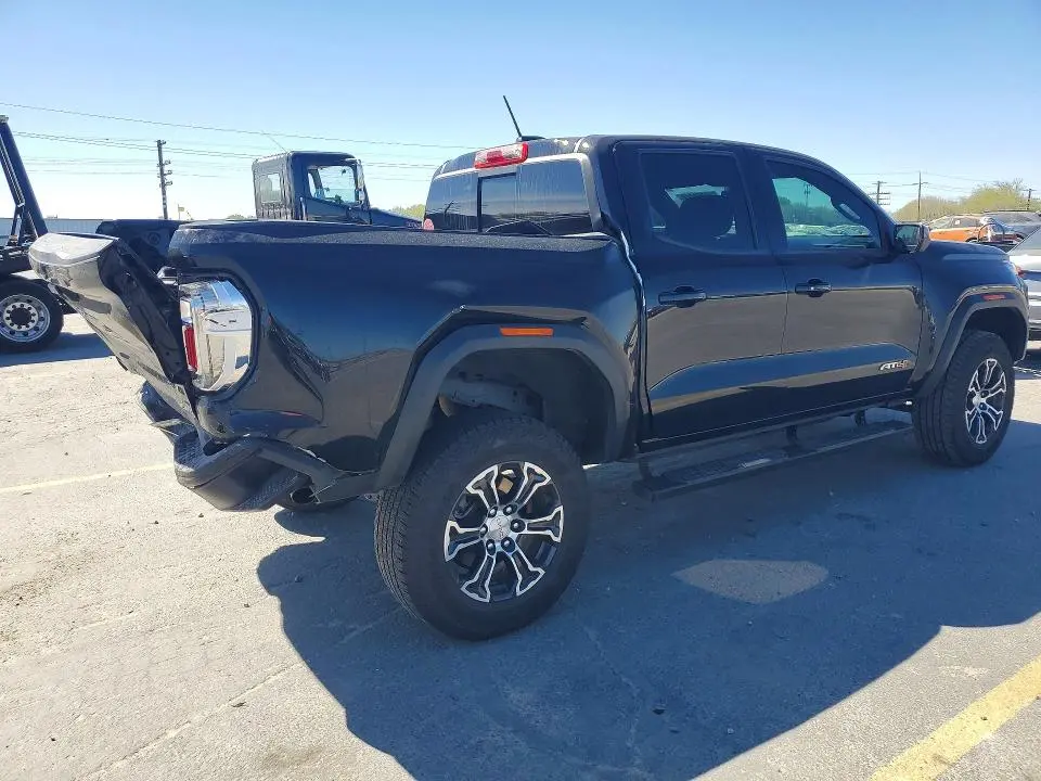 2024 GMC CANYON AT4  