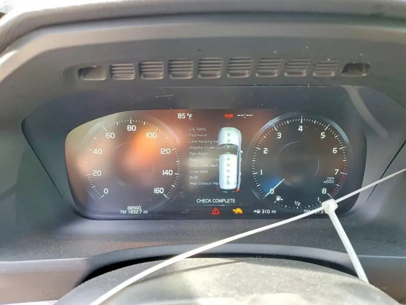 2018 VOLVO XC90 T6  