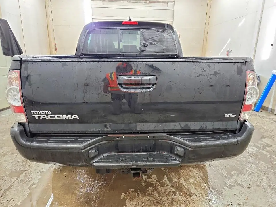 2015 TOYOTA TACOMA V6  