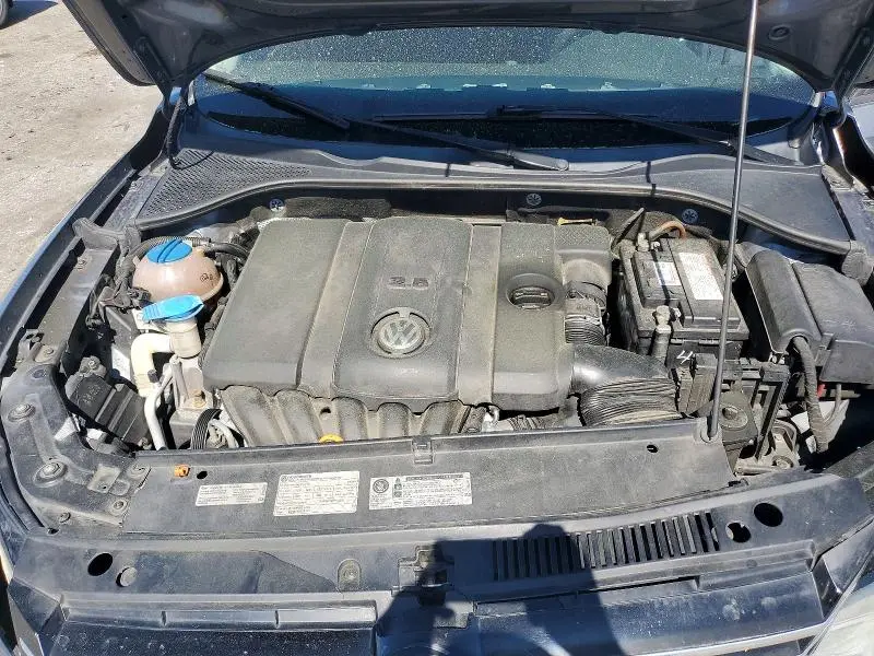 2013 VOLKSWAGEN PASSAT S  