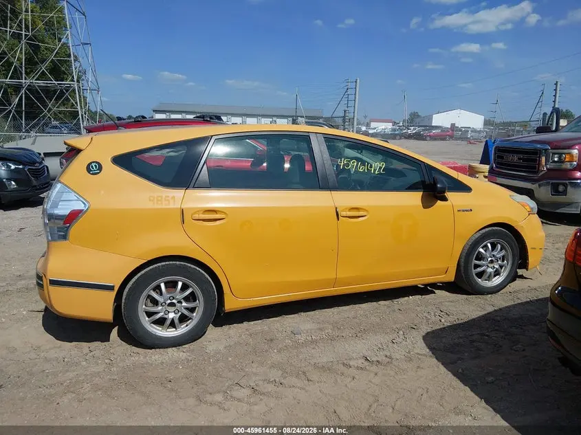 2014 TOYOTA PRIUS V TWO