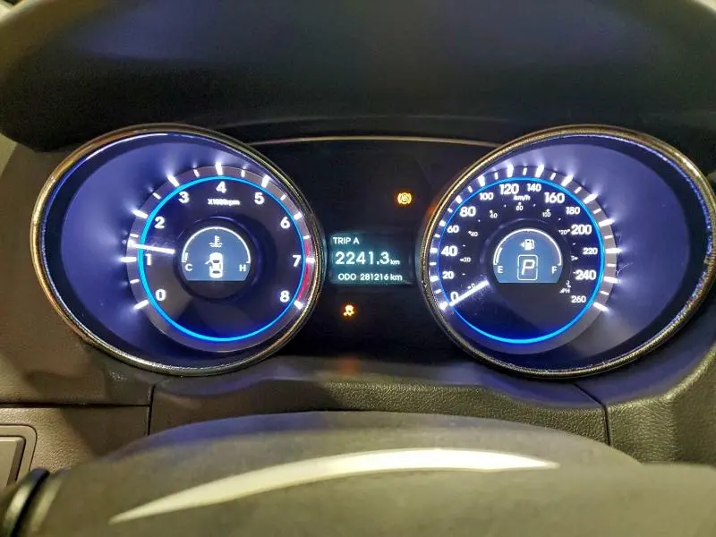 2011 HYUNDAI SONATA SE  