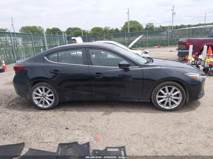 2017 MAZDA MAZDA3 GRAND TOURING