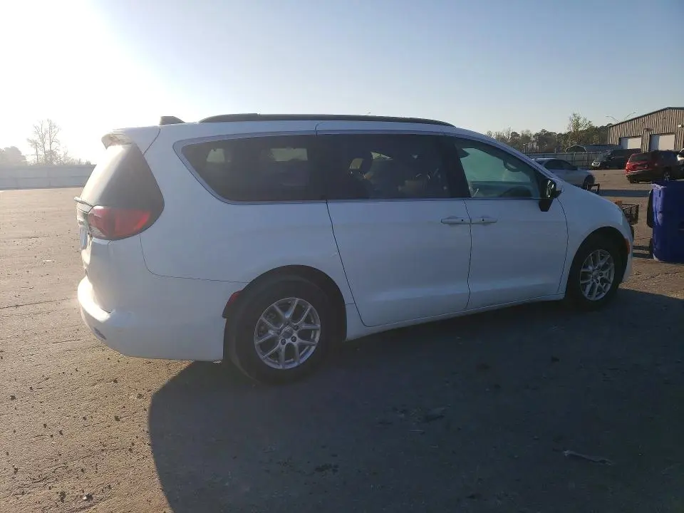 2021 CHRYSLER VOYAGER   