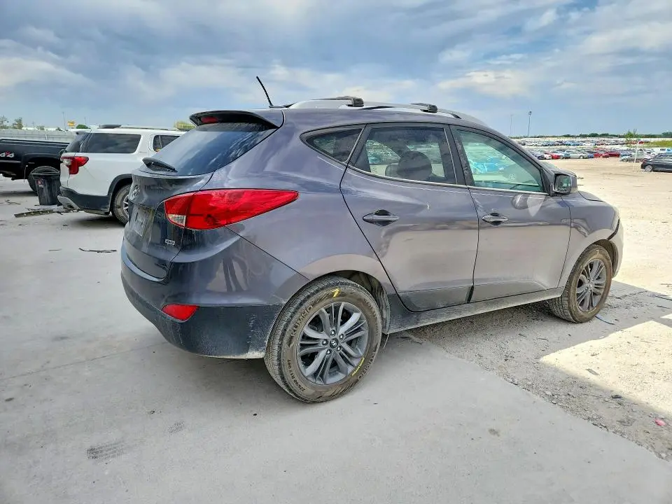 2015 HYUNDAI TUCSON SE  