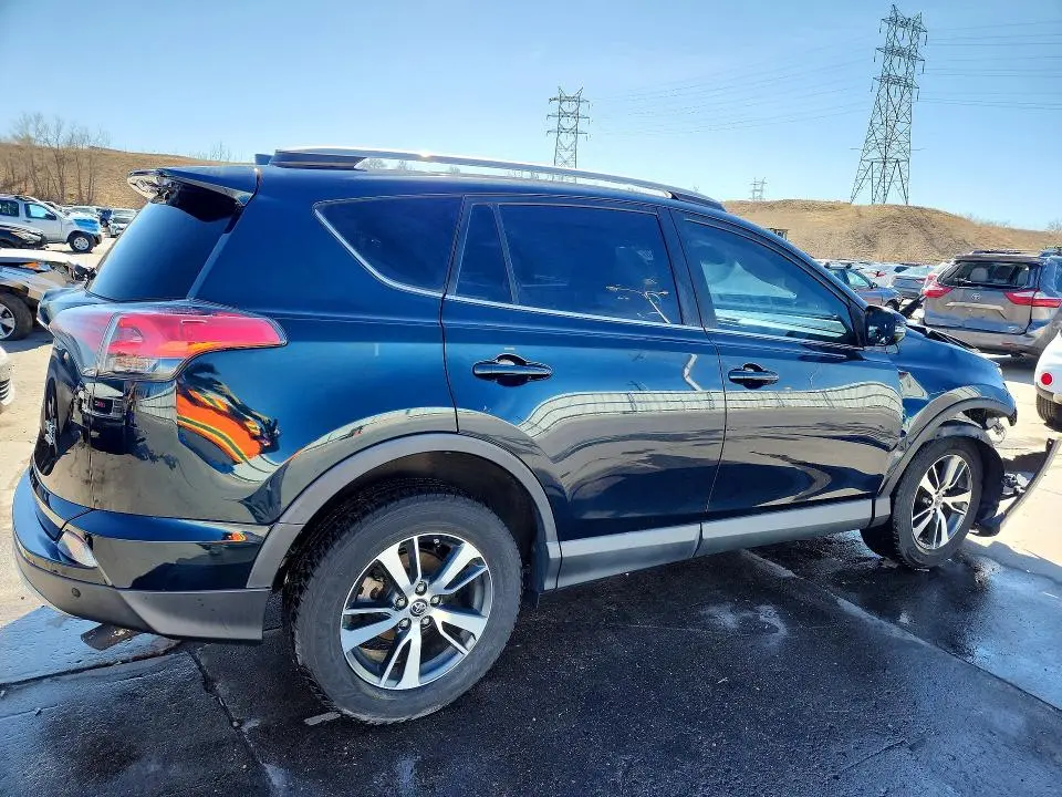 2017 TOYOTA RAV4 XLE  