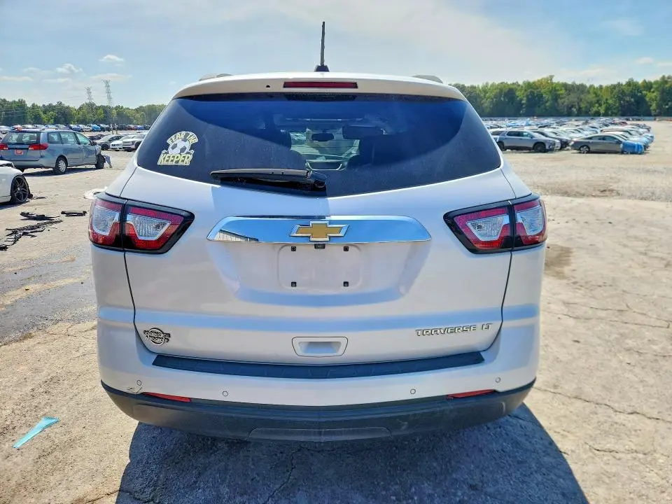 2016 CHEVROLET TRAVERSE LT  