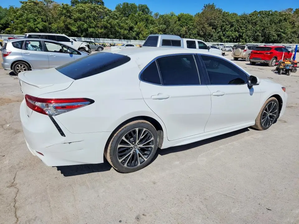 2019 TOYOTA CAMRY SE  