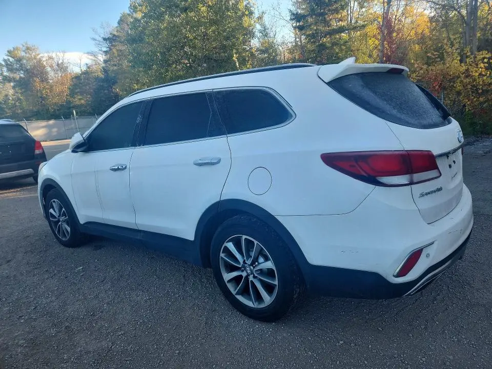 2017 HYUNDAI SANTA FE SE  