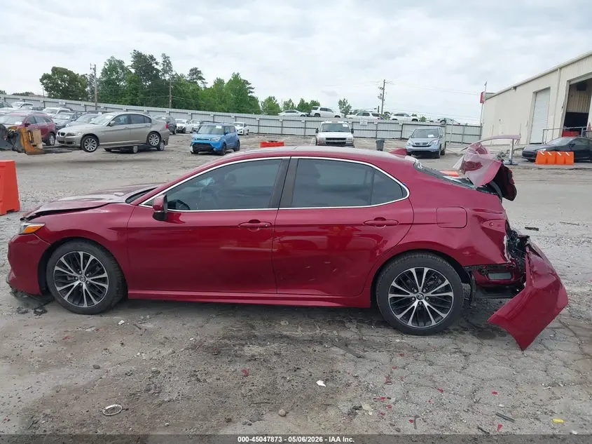 2018 TOYOTA CAMRY SE