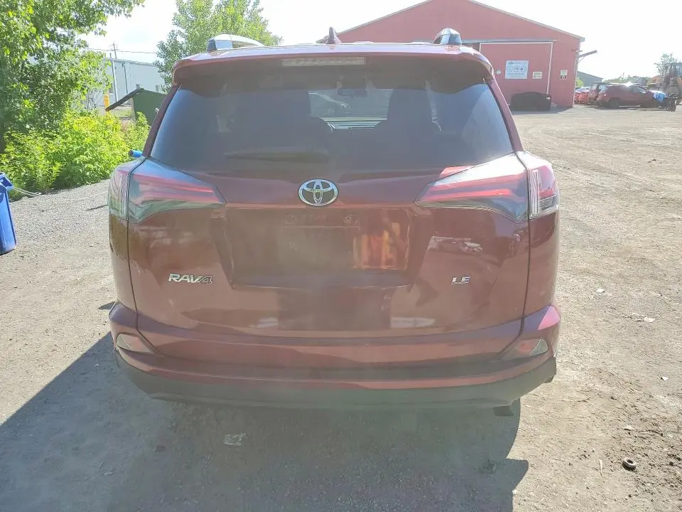 2018 TOYOTA RAV4 LE  