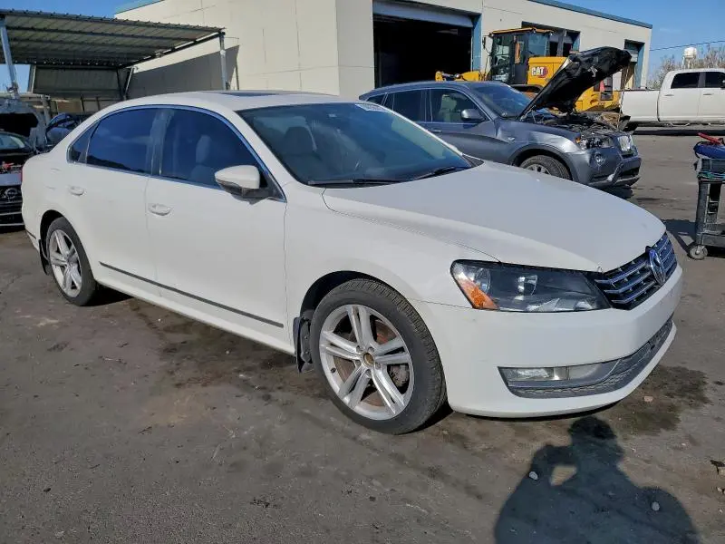 2012 VOLKSWAGEN PASSAT SEL  