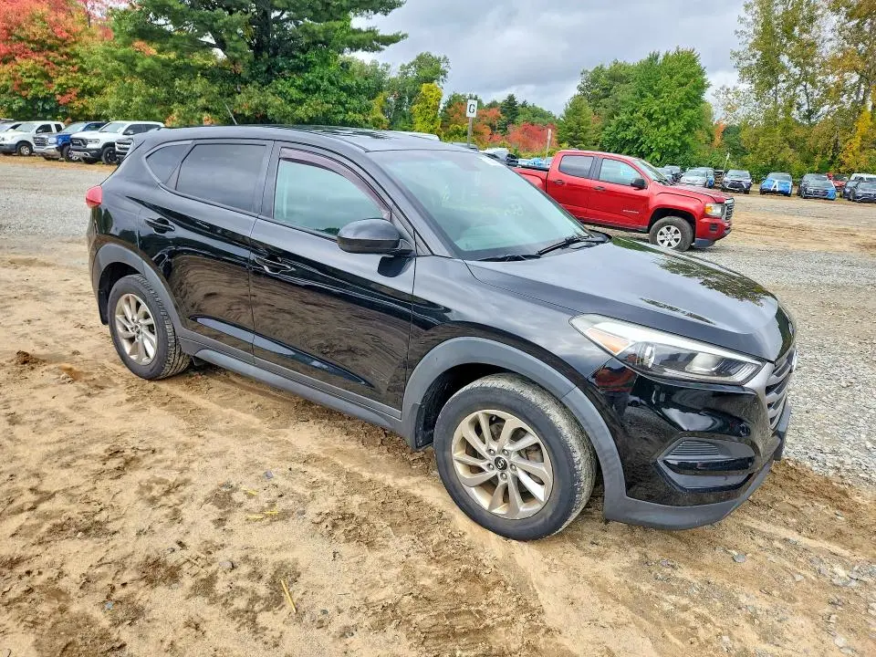 2018 HYUNDAI TUCSON SE  