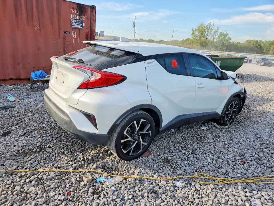 2019 TOYOTA C-HR XLE  