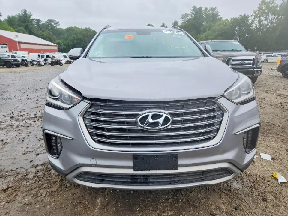 2017 HYUNDAI SANTA FE SE  