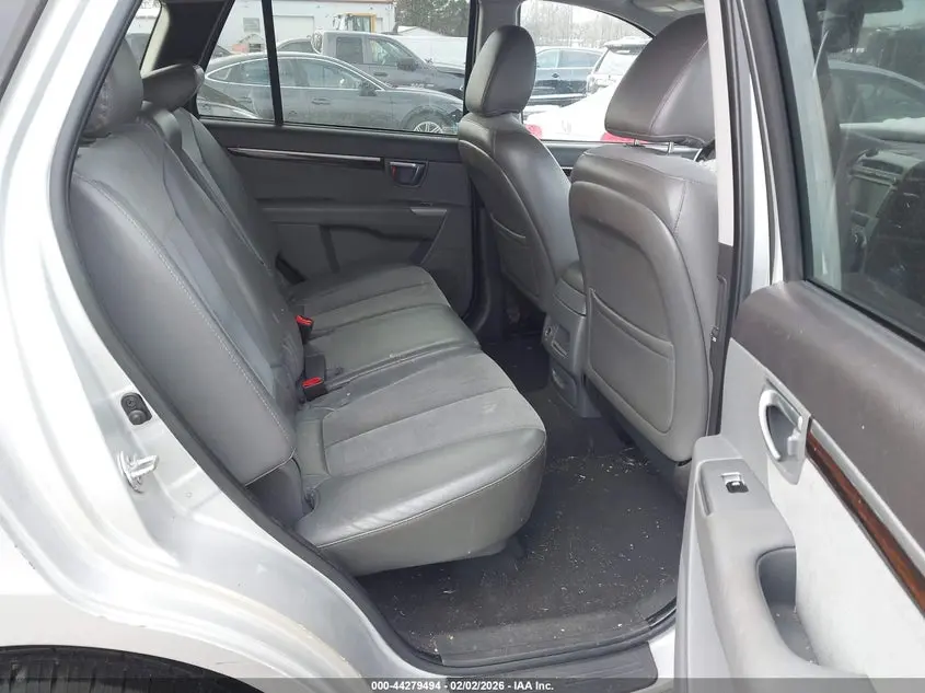 2012 HYUNDAI SANTA FE SE