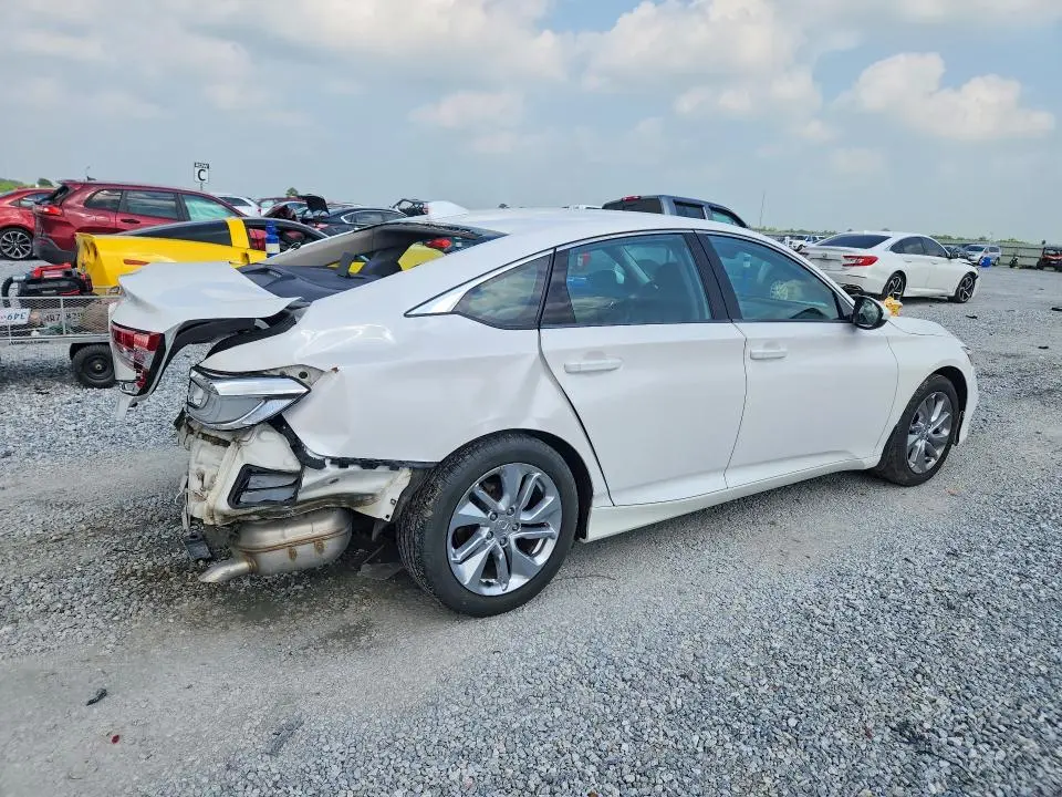 2018 HONDA ACCORD LX  