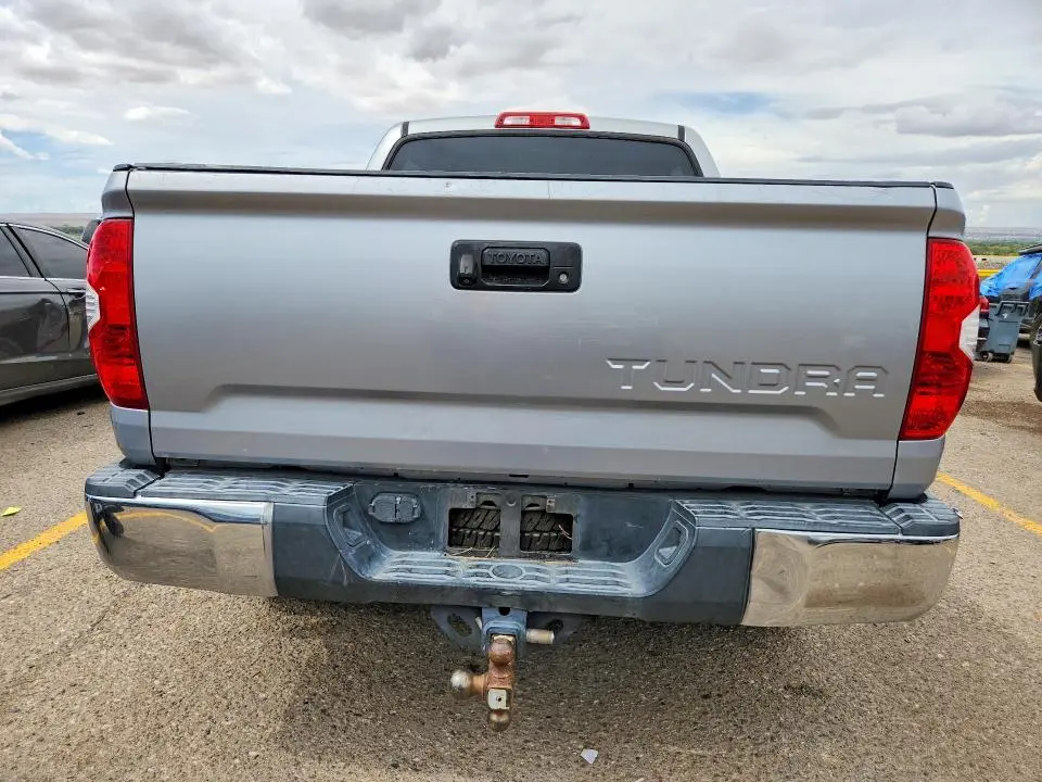 2015 TOYOTA TUNDRA CREWMAX SR5  