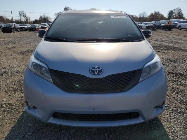 2013 TOYOTA SIENNA XLE