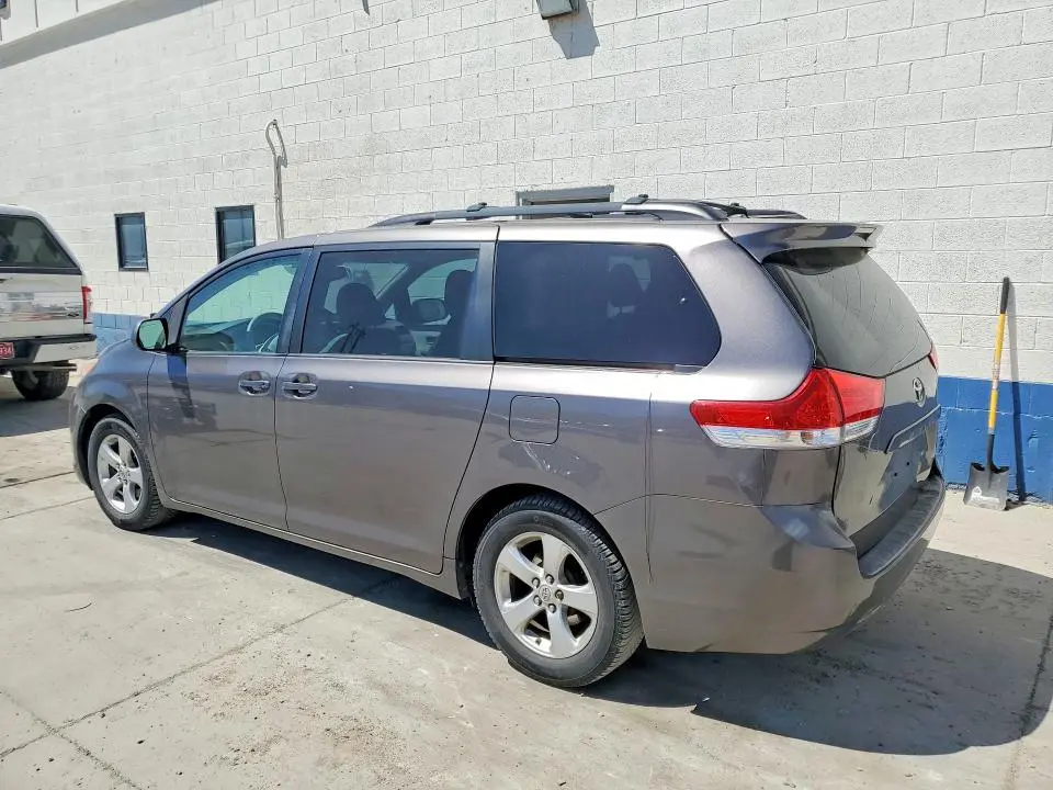 2011 TOYOTA SIENNA LE  