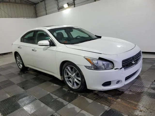 2011 NISSAN MAXIMA S  