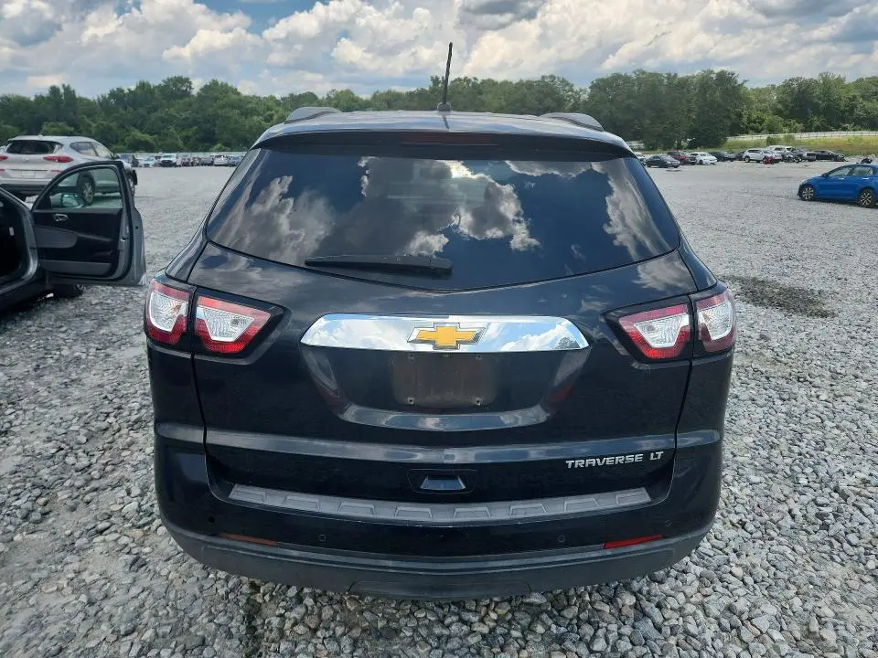 2015 CHEVROLET TRAVERSE LT  