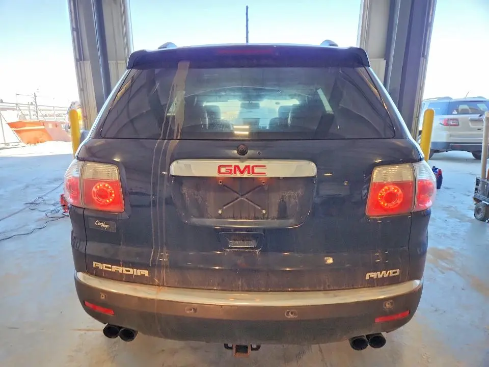 2011 GMC ACADIA SLT-2  