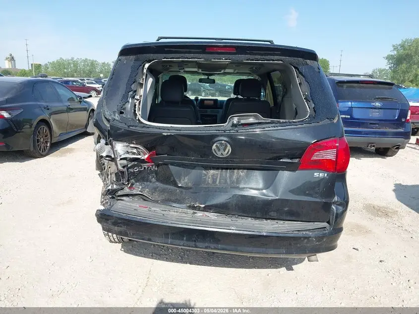 2011 VOLKSWAGEN ROUTAN SEL