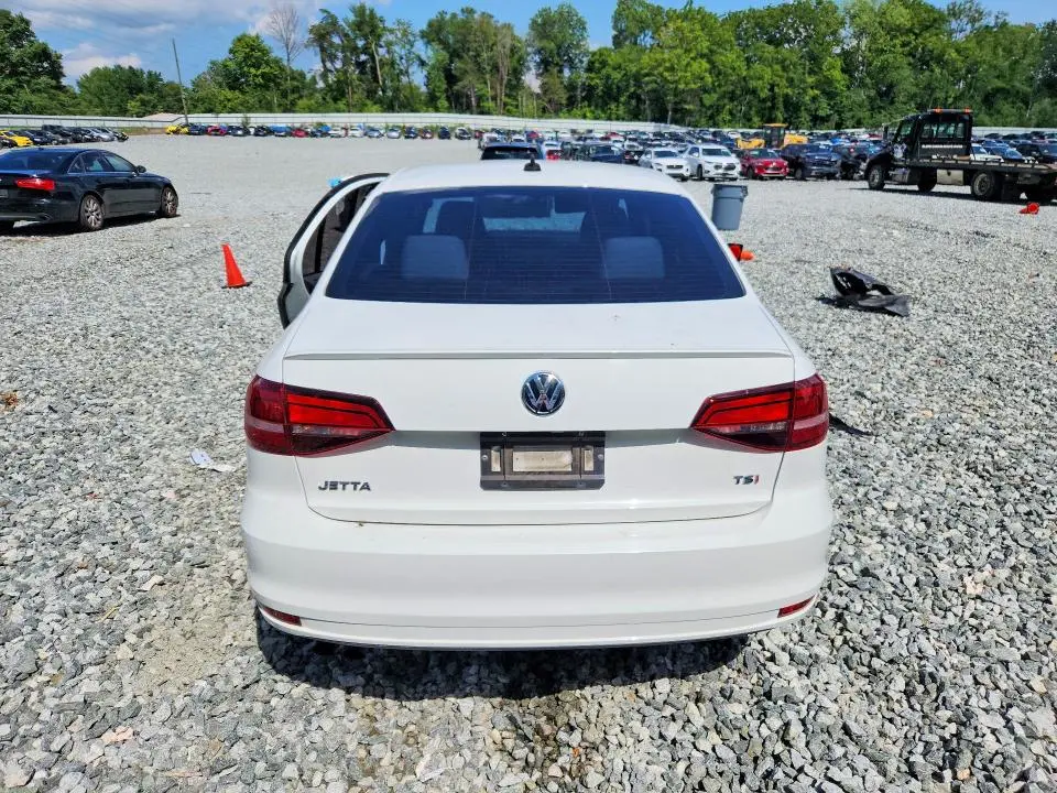 2017 VOLKSWAGEN JETTA SPORT  