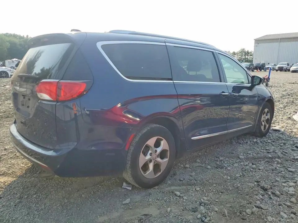 2017 CHRYSLER PACIFICA TOURING L PLUS  
