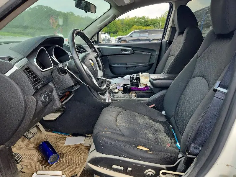 2011 CHEVROLET TRAVERSE LT  