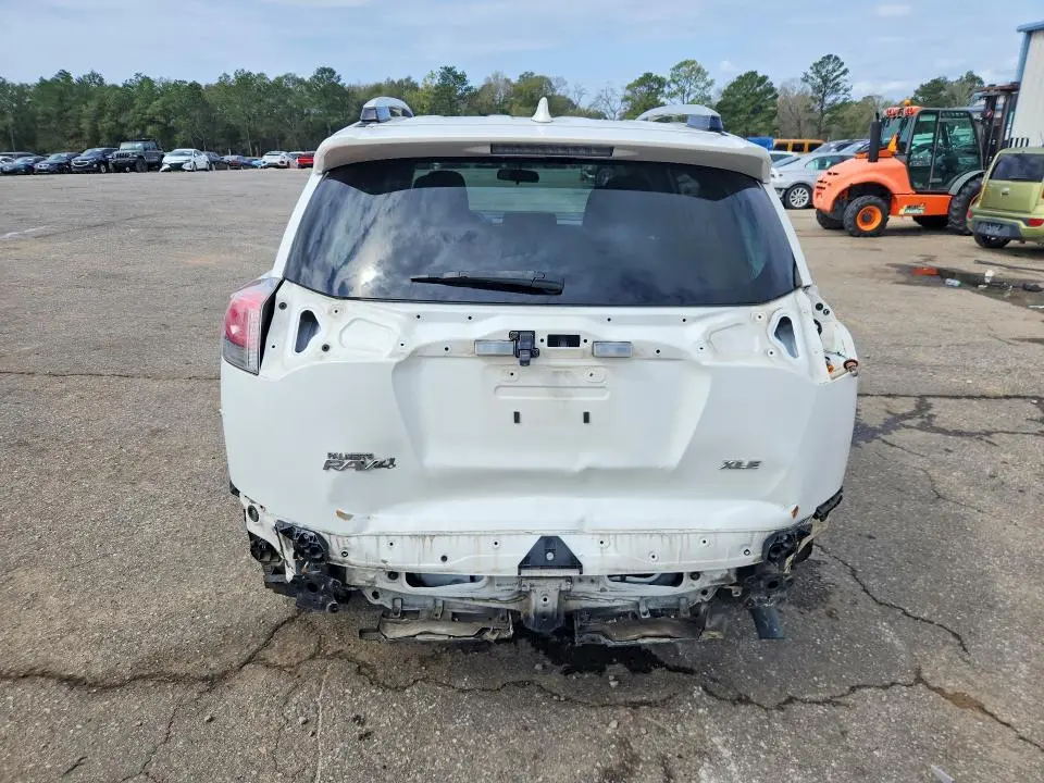 2016 TOYOTA RAV4 XLE  