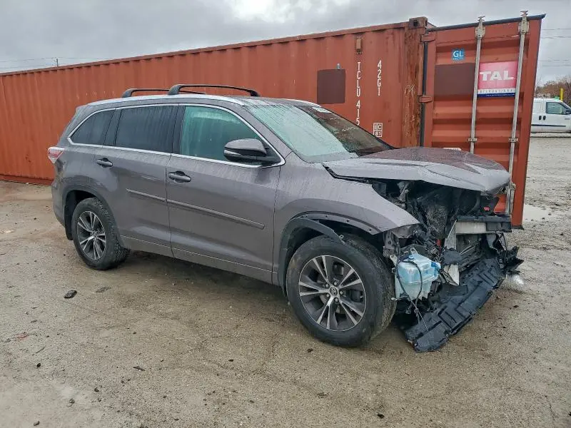 2016 TOYOTA HIGHLANDER XLE  