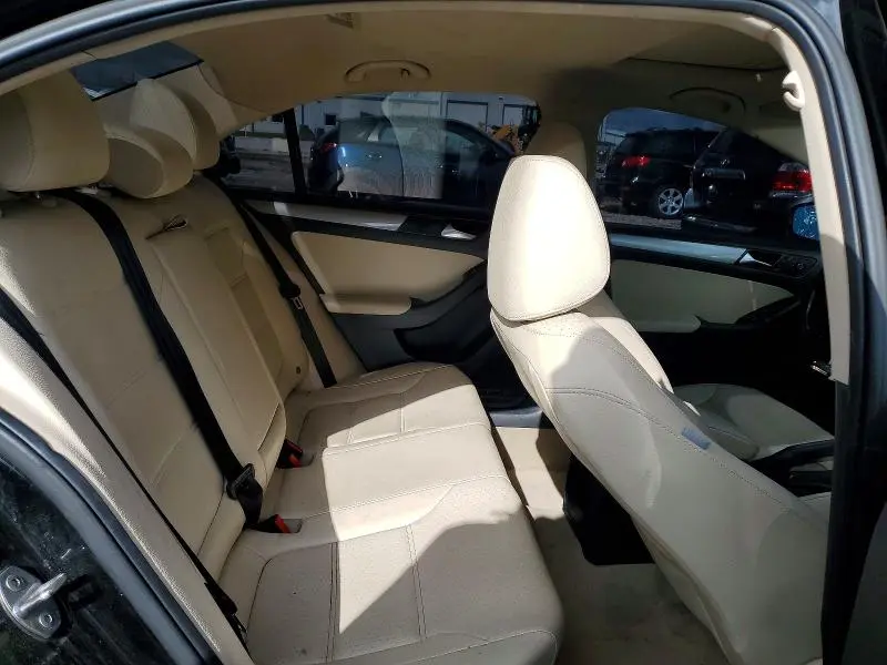 2015 VOLKSWAGEN JETTA SE  
