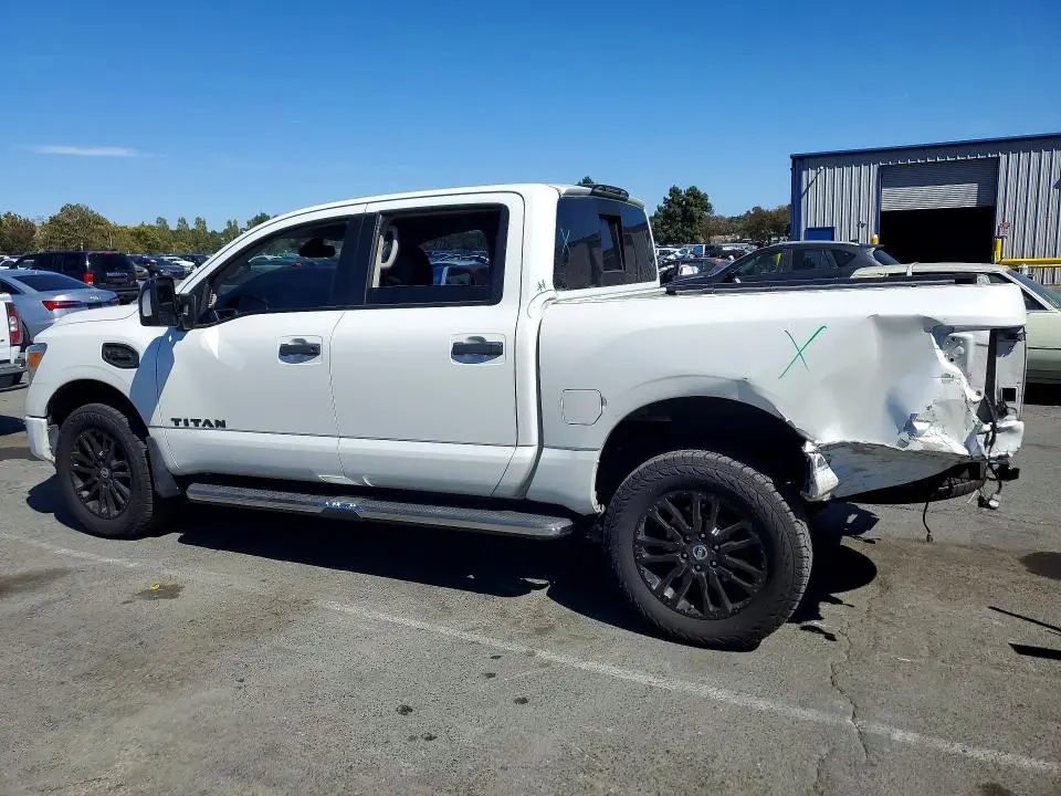 2017 NISSAN TITAN   