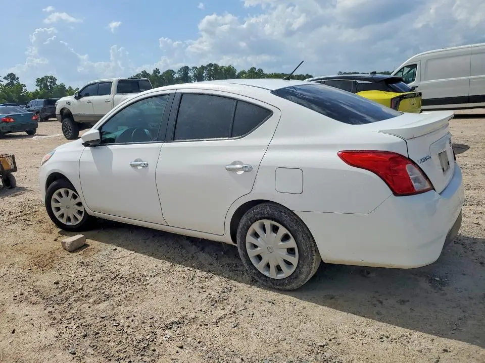 2019 NISSAN VERSA SV  