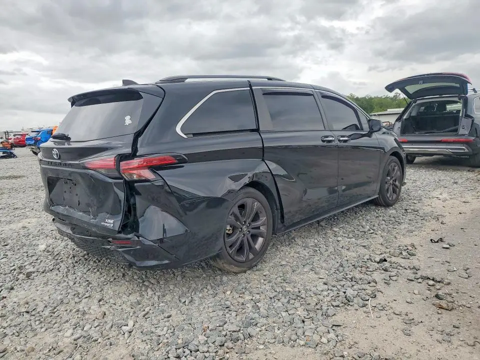 2023 TOYOTA SIENNA XSE 7-PASSENGER  