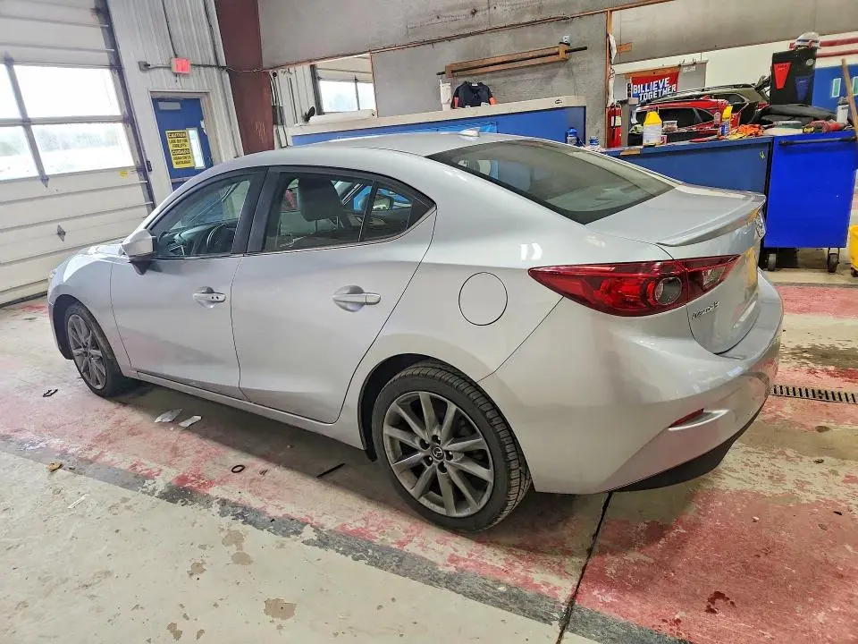 2018 MAZDA 3 TOURING  