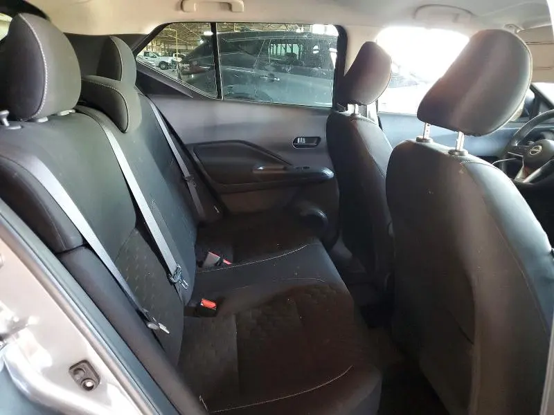 2022 NISSAN KICKS S  